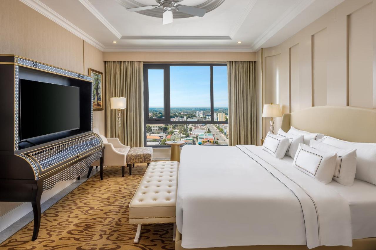 เมเลีย วินเพิร์ล เตย์ นินห์ Hotel Tay Ninh ภายนอก รูปภาพ