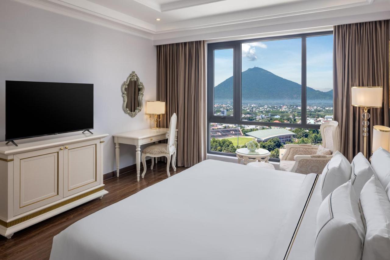 เมเลีย วินเพิร์ล เตย์ นินห์ Hotel Tay Ninh ภายนอก รูปภาพ